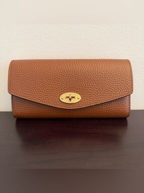 Never Used Mulberry Darley Wallet in Oak Classic Grain
